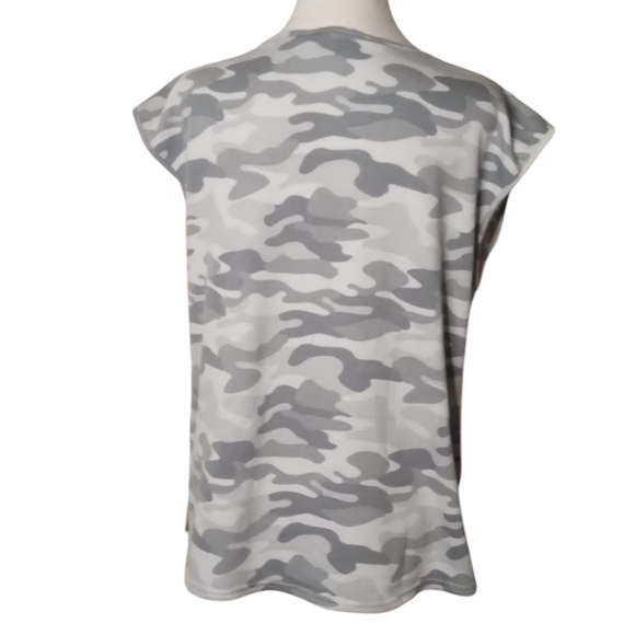Savanna Jane Allison Embroidered Camo Tshirt Top Gray Taupe Size Small - Picture 6 of 9